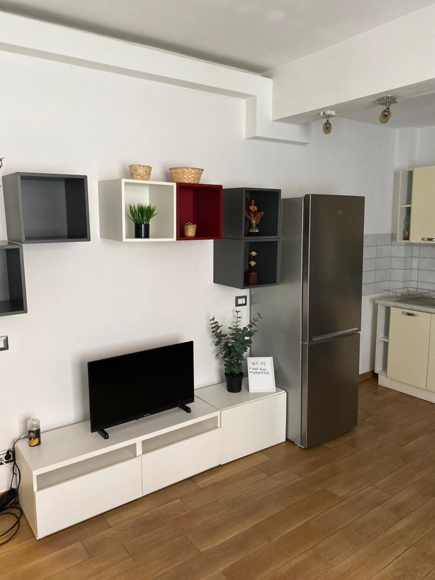 Royal Suite Unirii-2 Bdr Apartment Bukares Bagian luar foto